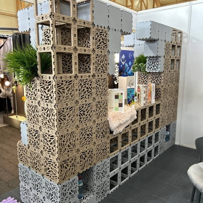 Display wall in a product showroom