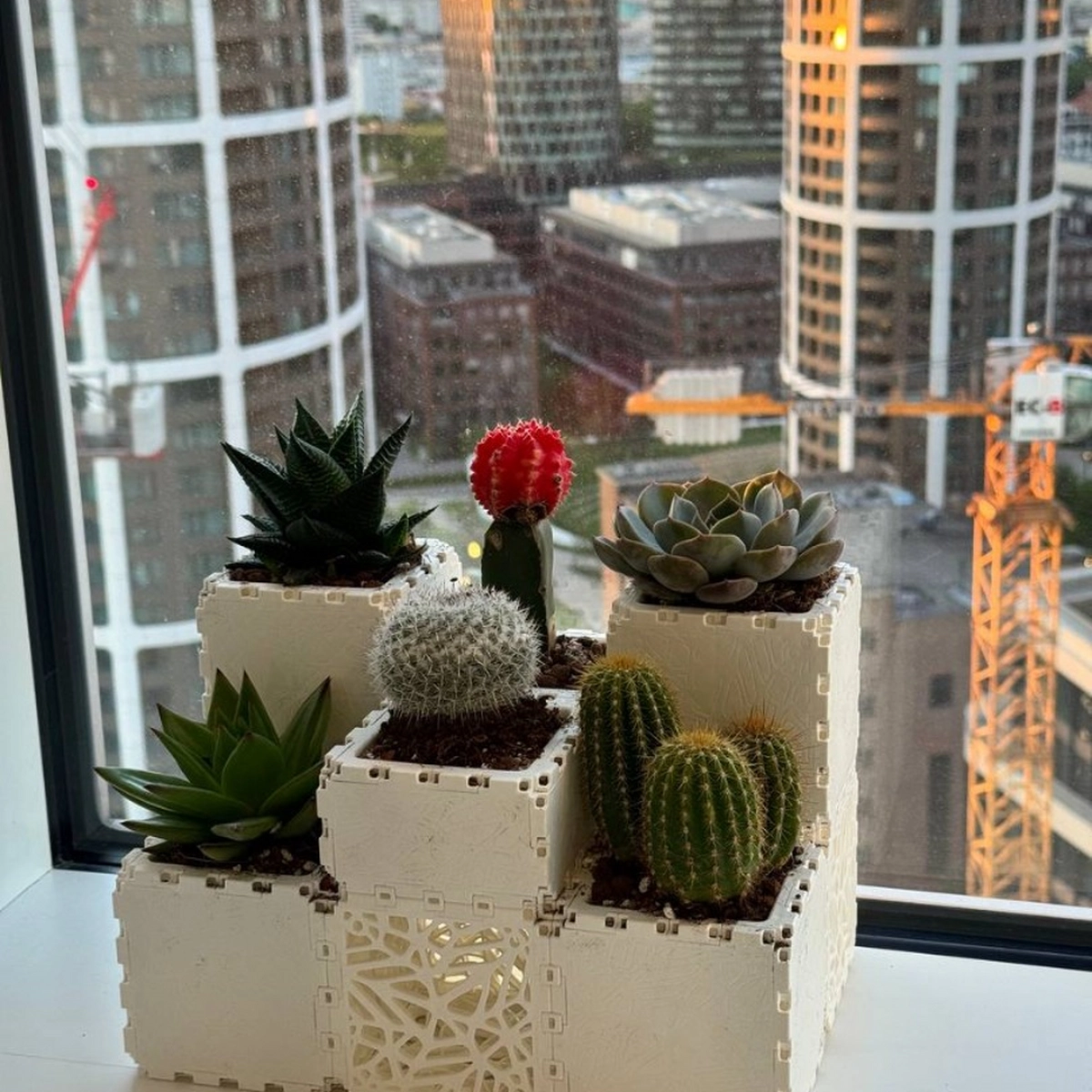 White Cubik table garden set, photo view